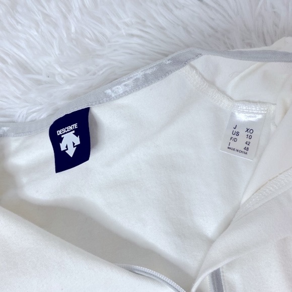 Y2K vintage Descente white rhinestone logo spandex layer pullover - Picture 7 of 8